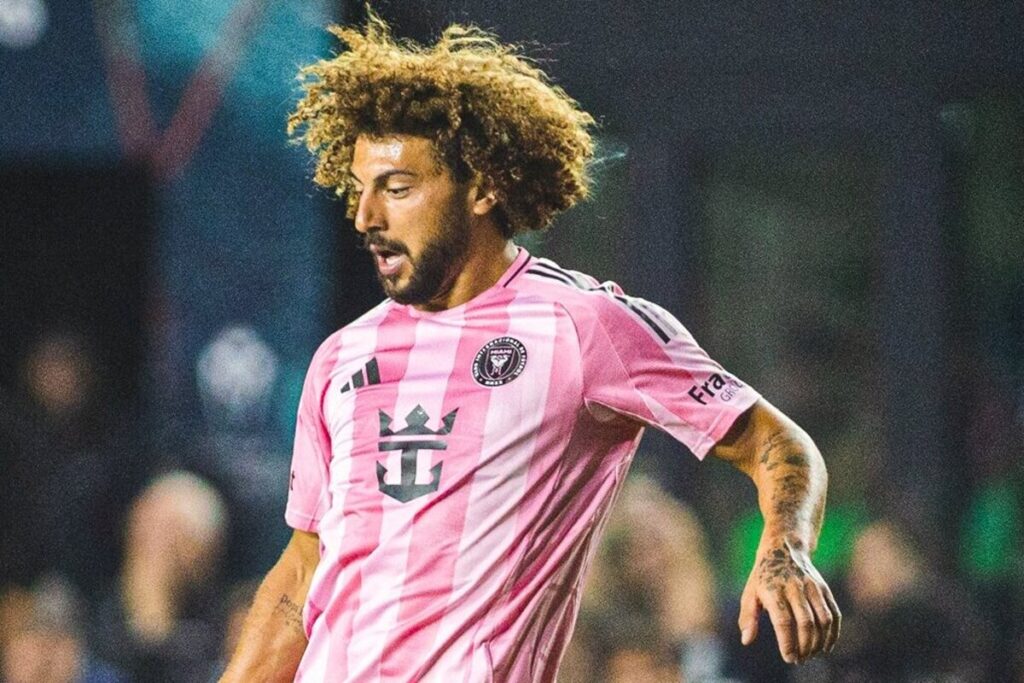 Maximiliano Falcón jugando un partido por Inter Miami.