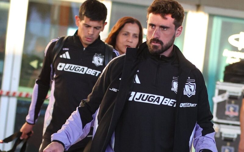 Jugadores de Colo-Colo llegando a Argentina para el partido ante Racing Club por Copa Libertadores.