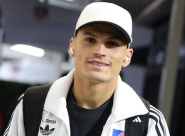 Primer plano de Lucas Cepeda sonriendo.