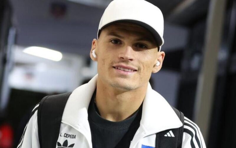 Primer plano de Lucas Cepeda sonriendo.
