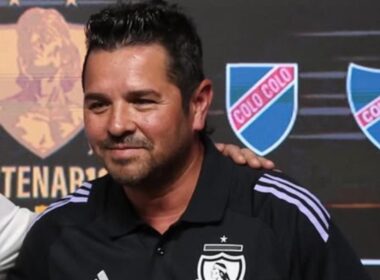 Héctor Tapia en su presentación como jefe de las divisiones inferiores de Colo-Colo en el Estadio Monumental.