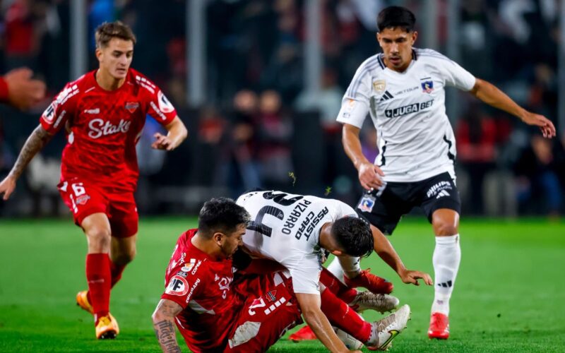 Hinchas pierden la paciencia con el refuerzo de Colo-Colo, Salomón Rodríguez