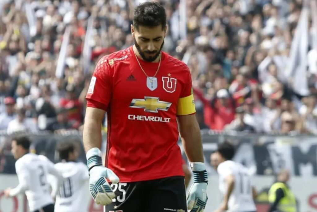 Año tras año, Johnny Herrera fue sufriendo derrotas ante el Cacique.