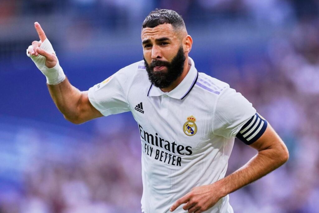 Karim Benzema celebrando un gol con Real Madrid.