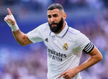 Karim Benzema celebrando un gol con Real Madrid.