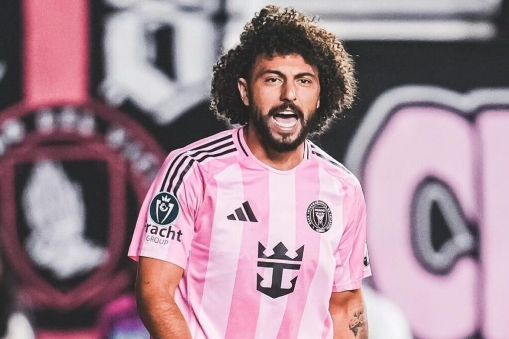 Primer plano de Maximiliano Falcón con la camiseta del Inter Miami.