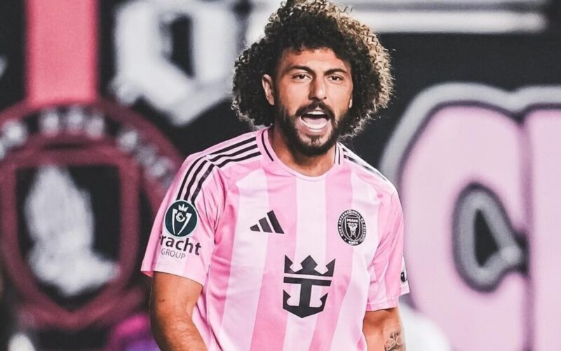 Primer plano de Maximiliano Falcón con la camiseta del Inter Miami.
