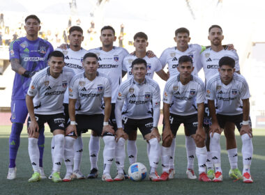 Futbol, Deportes Limache vs Colo Colo. Fecha 10, campeonato Nacional 2025. La formación de Colo Colo posa durante el partido de primera division contra Deportes Limache realizado en el estadio Lucio Farina de Quillota, Chile. 02/05/2025 Raul Zamora/Photosport Football, Deportes Limache vs Colo Colo. 10th round, 2025 National Championship. Colo Colo’s team pose during the first division match against Deportes Limache at the Lucio Farina stadium in Quillota, Chile. 02/05/2025 Raul Zamora/Photosport