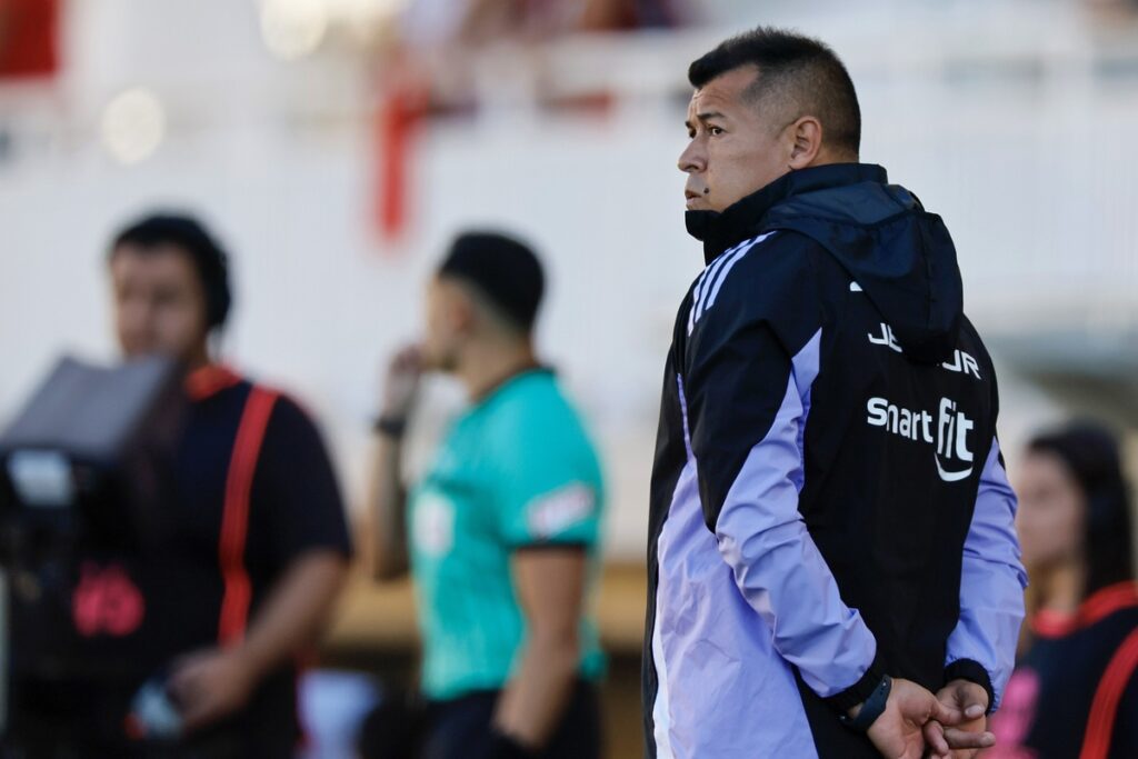 Jorge Almirón durante el partido contra Limache.
