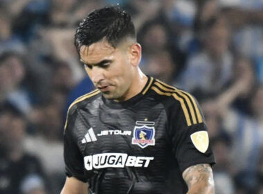 Sebastián Vegas con la camiseta de Colo-Colo.