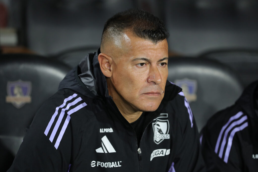 Futbol, Colo Colo vs Nublense Fecha 11, Liga de Primera 2025. El entrenador de Colo Colo Jorge Almiron, es fotografiado durante el partido de primera division contra Nblense disputado en el en el estadio Monumental Davis Arellano, Santiago, Chile. 19/05/2025 Felipe Zanca/Photosport Football, Colo Colo vs Nublense 11th turn, Division League 2025. Colo ColoÕs head coach Jorge Almiron, is pictured during the first division match at the Monumental Davis Arellano Stadium, in Santiago, Chile. 19/05/2025 Felipe Zanca/Photosport