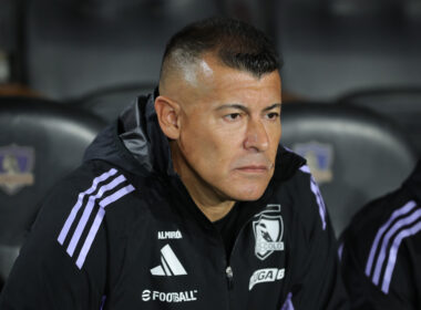 Futbol, Colo Colo vs Nublense Fecha 11, Liga de Primera 2025. El entrenador de Colo Colo Jorge Almiron, es fotografiado durante el partido de primera division contra Nblense disputado en el en el estadio Monumental Davis Arellano, Santiago, Chile. 19/05/2025 Felipe Zanca/Photosport Football, Colo Colo vs Nublense 11th turn, Division League 2025. Colo ColoÕs head coach Jorge Almiron, is pictured during the first division match at the Monumental Davis Arellano Stadium, in Santiago, Chile. 19/05/2025 Felipe Zanca/Photosport