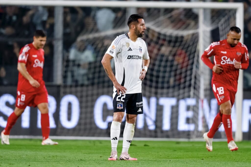 Mauricio Isla durante el partido contra Ñublense.
