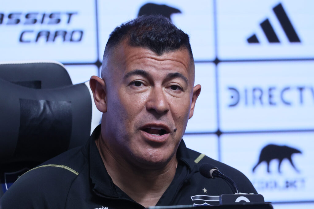 Futbol, Conferencia de prensa de Colo Colo El entrenador de Colo Colo Jorge Almiron realiza rueda de prensa el el estadio Monumental, Santiago, Chile. 08/11/2024 Dragomir Yankovic/Photosport Football, Colo Colo press conference Colo Colo Õs head coach Jorge Almiron holds a press conference at Monumental, Santiago, Chile 08/11/2024 Dragomir Yankovic/Photosport