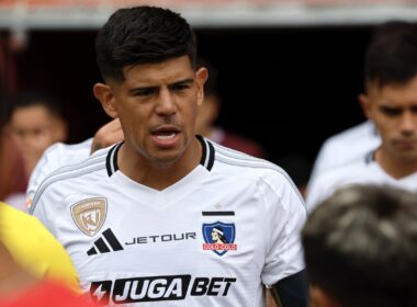 Esteban Pavez en un partido por Colo-Colo.