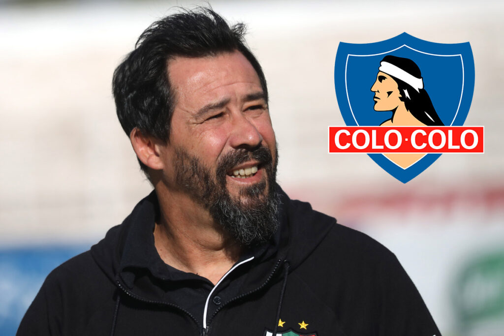 Primer plano de Pablo Vitamina Sánchez junto al escudo de Colo-Colo.