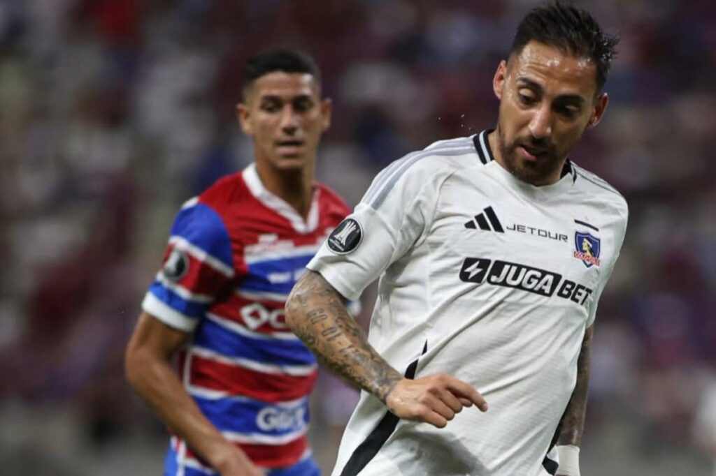 Javier Correa en el partido Fortaleza vs Colo-Colo por Copa Libertadores.