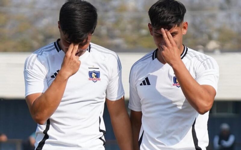 Yastin Cuevas y Bruno Torres celebrando un gol con Colo-Colo Sub-18.