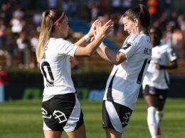 Colo-Colo Femenino festeja el triunfo.