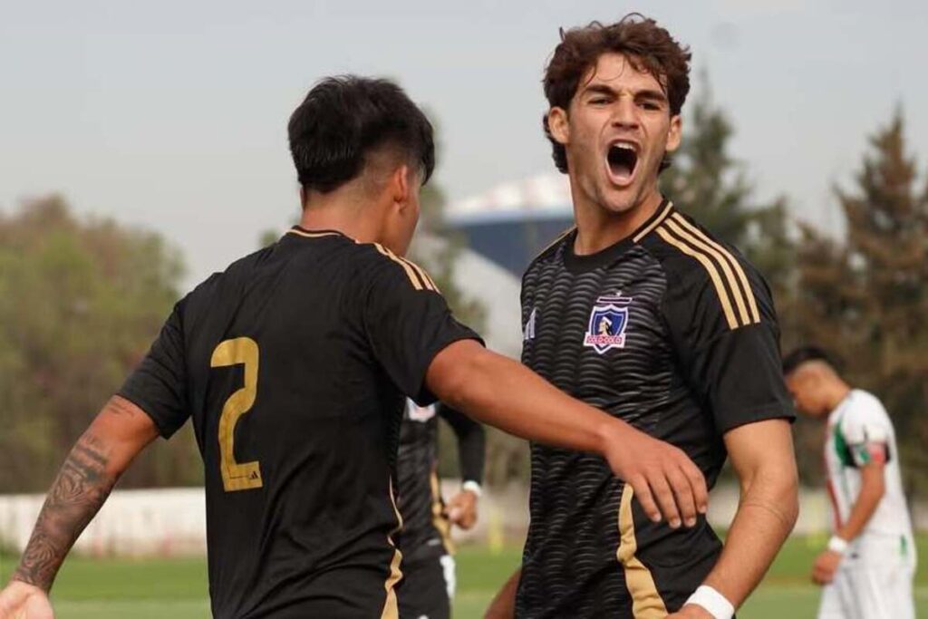 Bautista Giannoni celebrando un gol por Colo-Colo Sub 20.