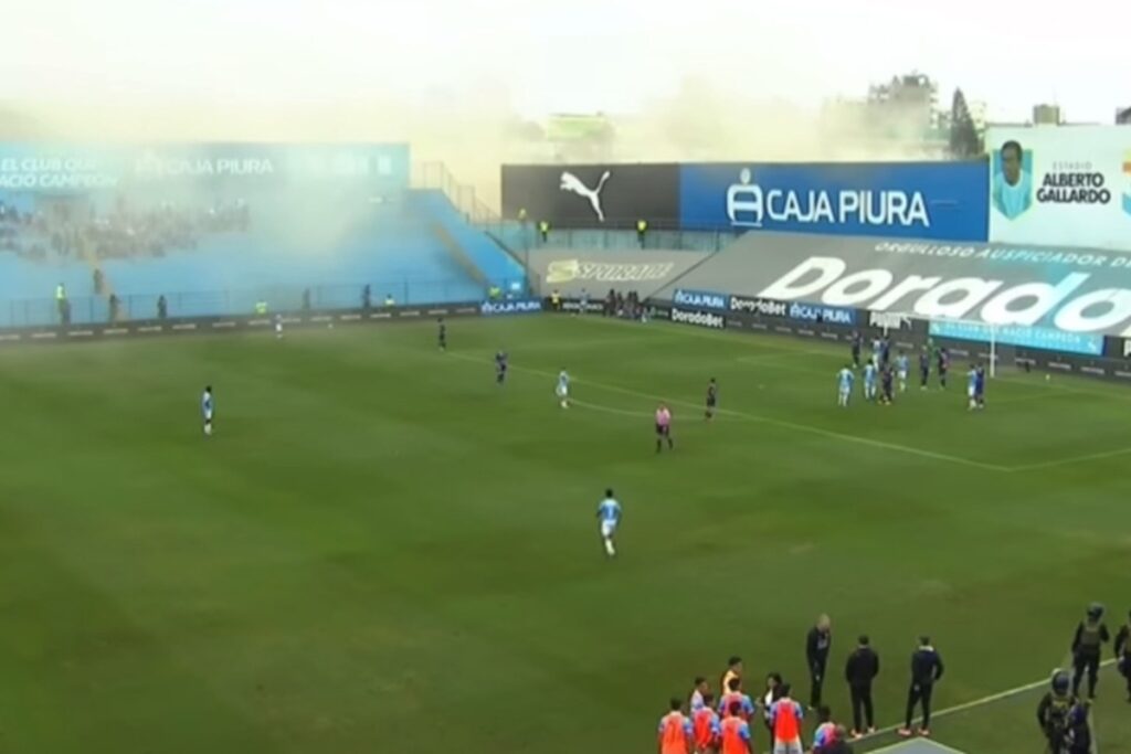 Cristal vs Garcilaso en medio del sismo en Perú.