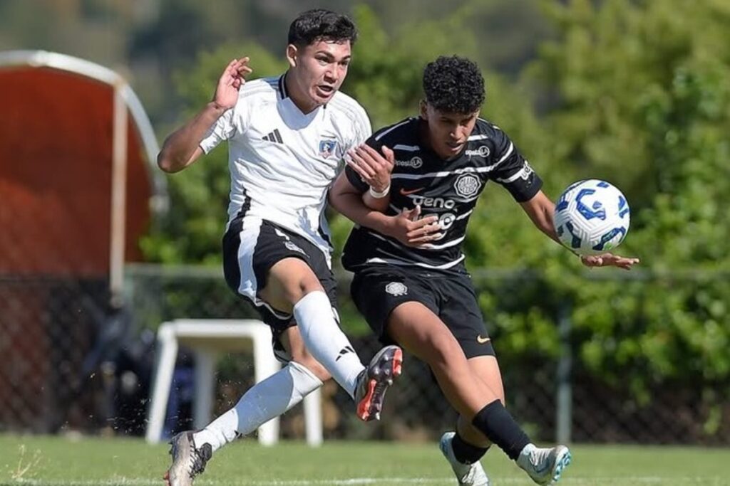 Colo-Colo Sub-15 contra Olimpia en la Nike Premier Cup 2025.