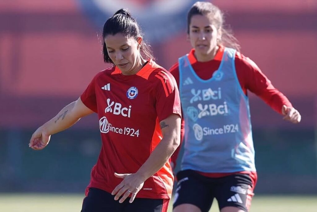 Karen Araya entrenando en la Selección Chilena.