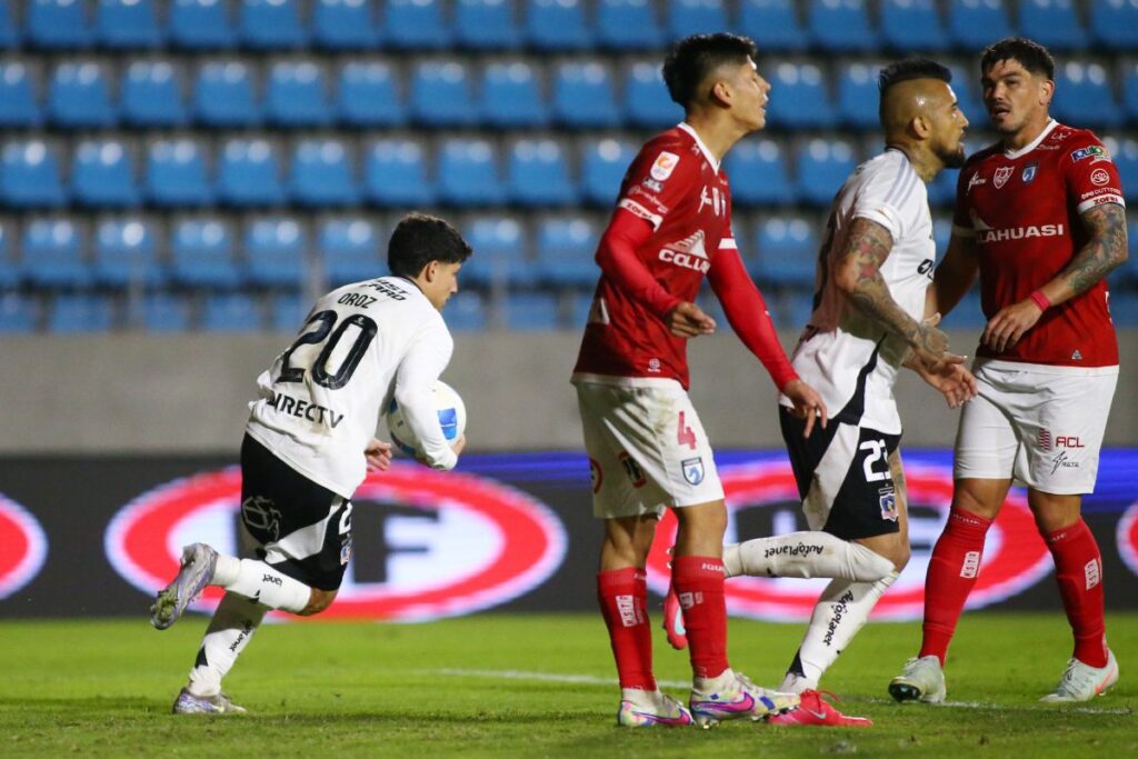 Alexander Oroz anotando gol