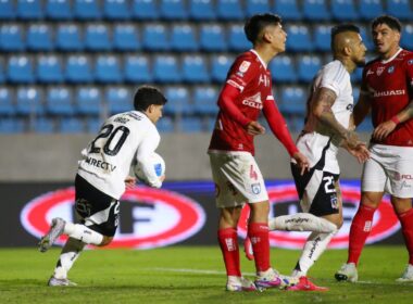 Alexander Oroz anotando gol