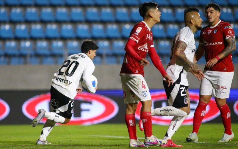 Alexander Oroz anotando gol