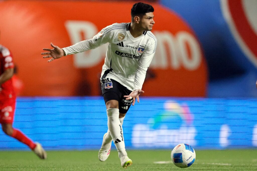Claudio Aquino en el partido ante Unión La Calera. 