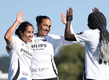 Colo-Colo Femenino celebrando.