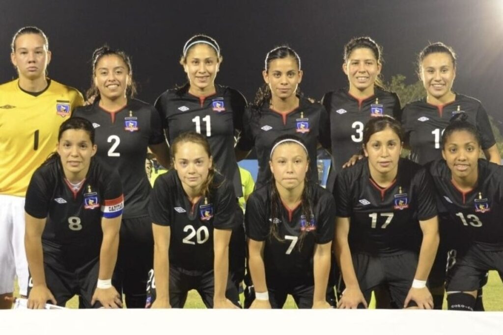 Plantel Colo-Colo Femenino campeón de Copa Libertadores 2012.