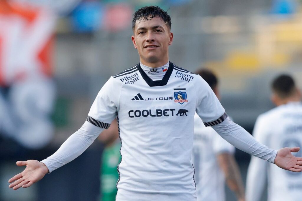 Cristián Zavala celebrando en Colo-Colo.