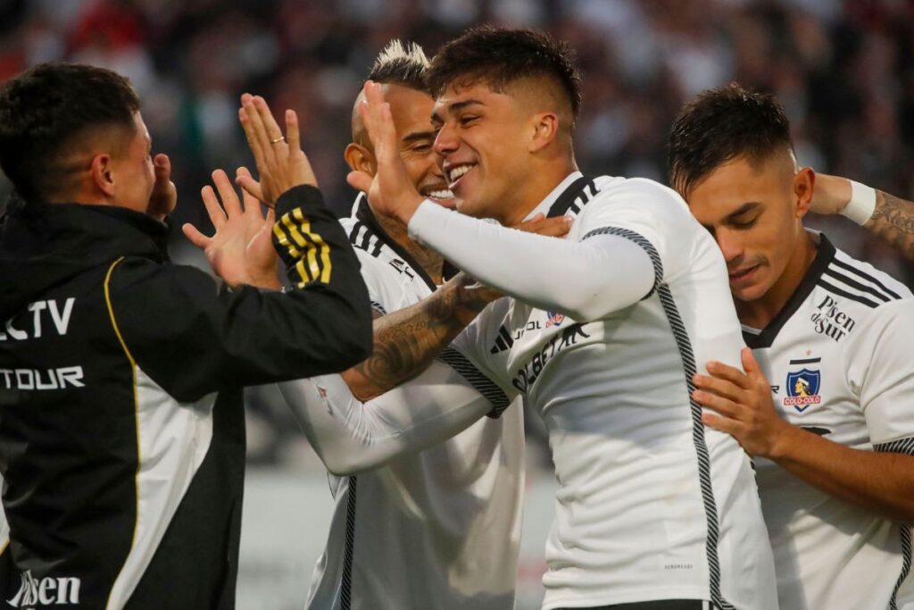 Damián Pizarro celebrando en Macul