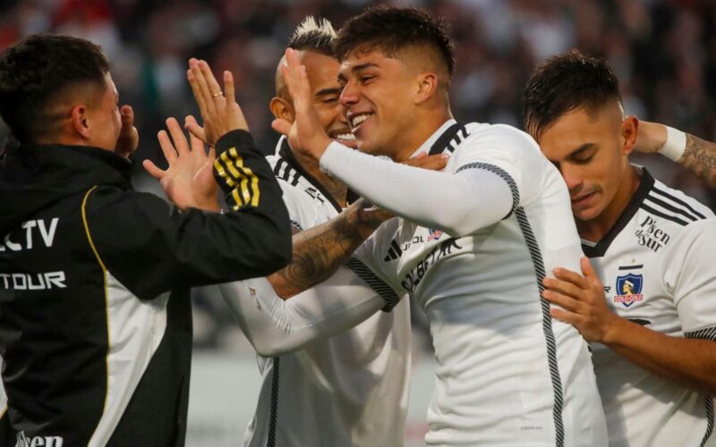 Damián Pizarro celebrando en Macul