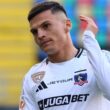 Lucas Cepeda jugando en el Estadio Bicentenario de La Florida por Colo-Colo.