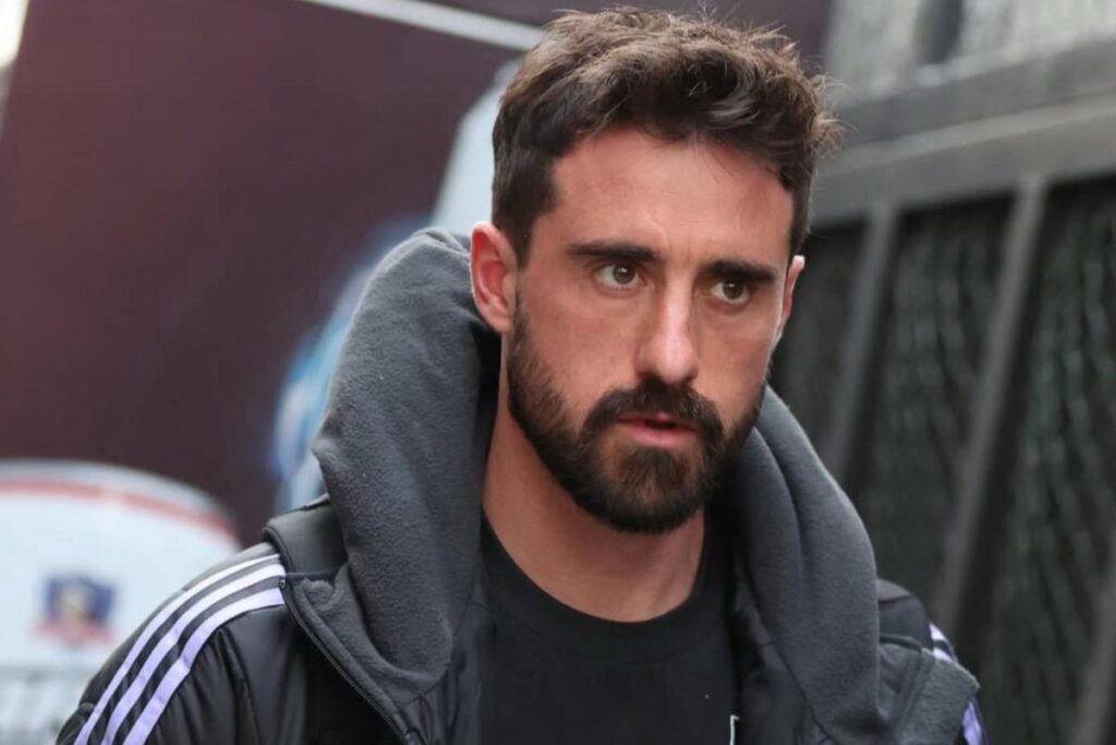 Primer plano a Fernando de Paul en el Estadio Monumental.