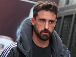 Primer plano a Fernando de Paul en el Estadio Monumental.