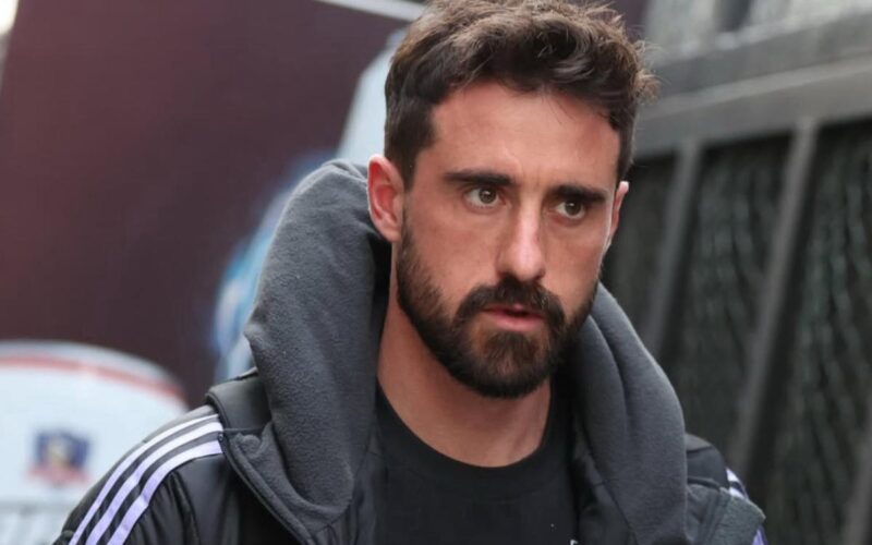 Primer plano a Fernando de Paul en el Estadio Monumental.