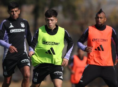Jugadores de Colo-Colo entrenando.