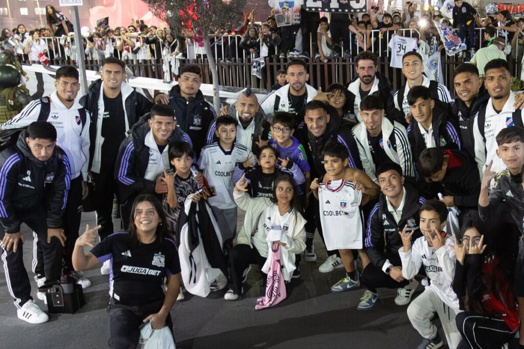 Jugadores de Colo-Colo durante un hotelazo en Iquique.