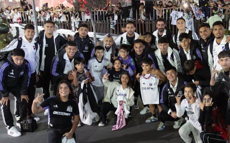 Jugadores de Colo-Colo durante un hotelazo en Iquique.