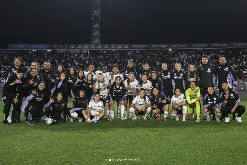 Colo-Colo Femenino tras ganar el Superclásico ante la U.