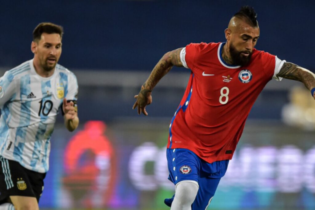 Lionel Messi y Arturo Vidal, dos viejos conocidos en Eliminatorias