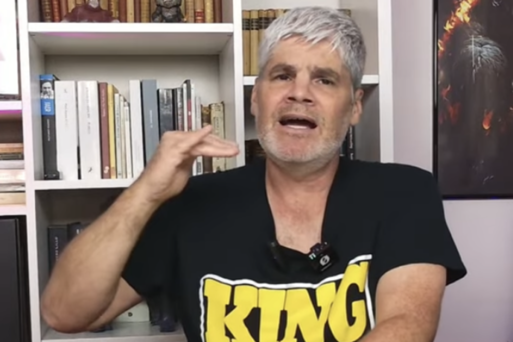 Juan Cristóbal Guarello durante el programa La Hora de King Kong.
