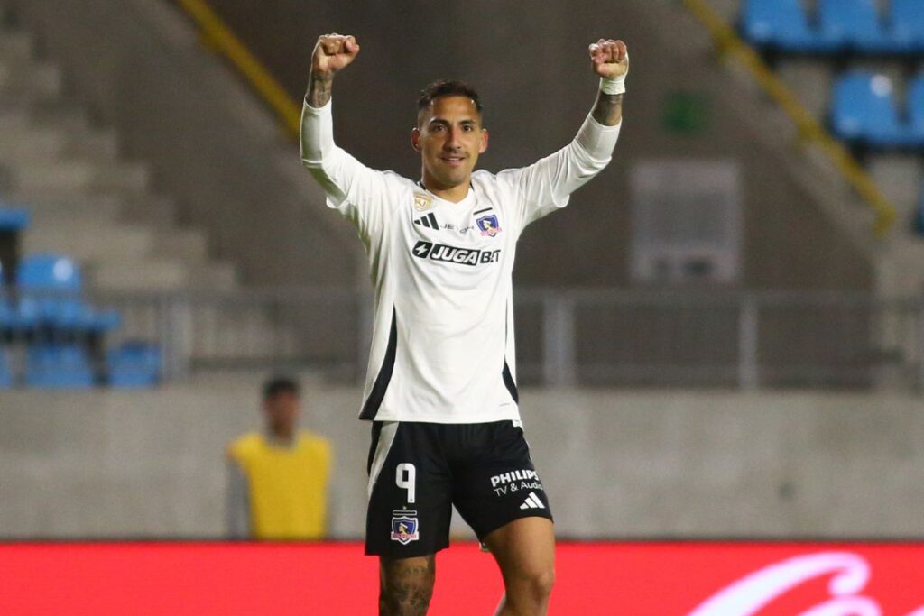 Javier Correa celebrando. 