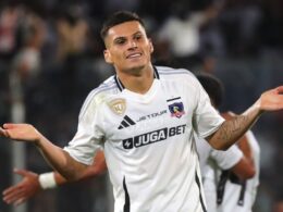 Lucas Cepeda celebrando gol en Colo-Colo