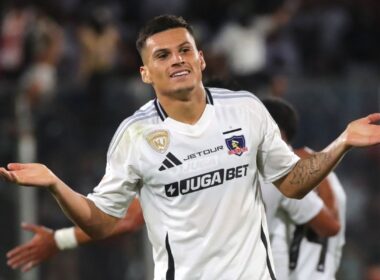 Lucas Cepeda celebrando gol en Colo-Colo