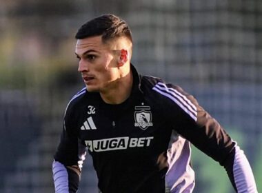 Lucas Cepeda con indumentaria de Colo-Colo durante un entrenamiento en el Estadio Monumental.